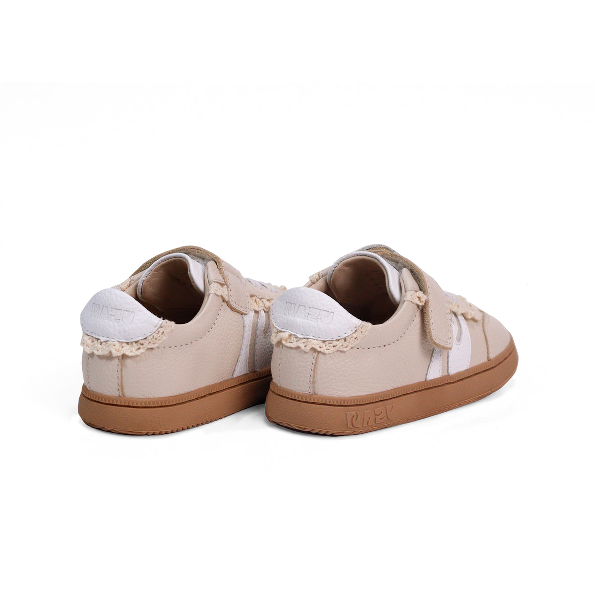Zapatillas barefoot Lola beige con crochet, vista lateral y trasera